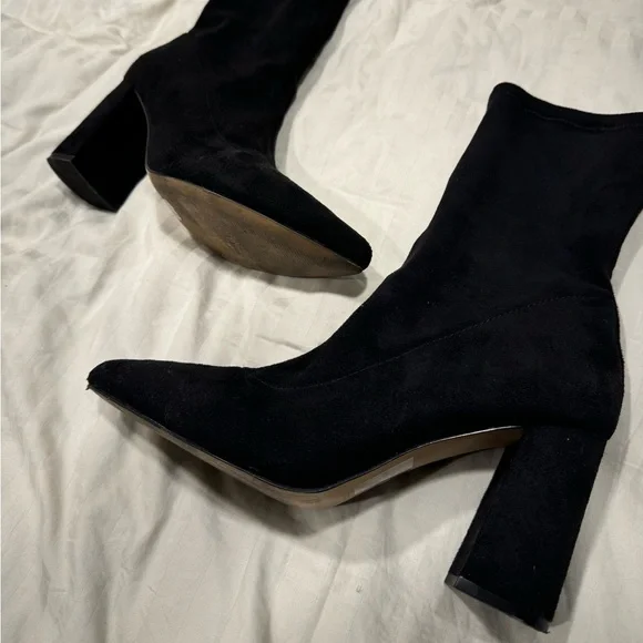 EXPRESS Pointed Toe Suede Ankle Booties | Black | Size 9 - Picture 5 of 5